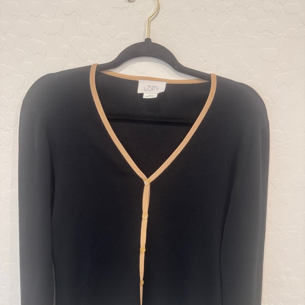 Ann Taylor LOFT Cardigan Womens Medium Black Tan Trim Silk Button Front Capsule - Picture 2 of 5